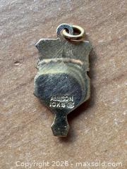 MaxSold Auction: 10k Charm  - Toronto (Ontario, Canada) Downsizing Online Auction - Wellesley Street East (CONDO)