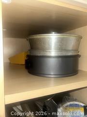 MaxSold Auction: Bakeware and More - Toronto (Ontario, Canada) Downsizing Online Auction - Wellesley Street East (CONDO)