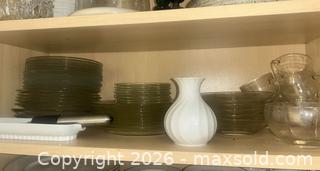 MaxSold Auction: Glass Dishes B - Toronto (Ontario, Canada) Downsizing Online Auction - Wellesley Street East (CONDO)