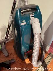 MaxSold Auction: Kenwood Vacuum  - Toronto (Ontario, Canada) Downsizing Online Auction - Wellesley Street East (CONDO)