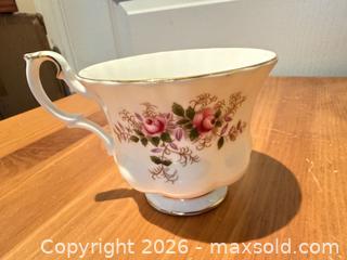 MaxSold Auction: Royal Albert Lavender Rose Bone China Large Set - Caledon (Ontario, Canada) SELLER MANAGED Downsizing Online Auction - Reddington