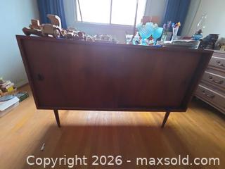 MaxSold Auction: Mid-Century Modern Walnut Tone Sideboard with Sliding Doors - Toronto (Ontario, Canada) SELLER MANAGED Estate Sale Online Auction - Houston Crescent