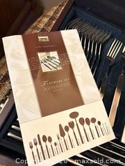MaxSold Auction: Wexford Forge 84-Piece 18/10 Stainless Steel Flatware Set Salisbury - Toronto (Ontario, Canada) PARTNER MANAGED Estate Sale Online Auction - Coxwell Avenue