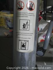 MaxSold Auction: Collapsible extension ladder - Upper Moreland Township (Pennsylvania, USA) SELLER MANAGED Charity/Fundraising Online Auction - Davisville Road