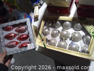 MaxSold Auction: Glass Christmas ornaments  - Upper Moreland Township (Pennsylvania, USA) SELLER MANAGED Charity/Fundraising Online Auction - Davisville Road