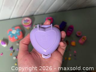 MaxSold Auction: Polly Pocket lot B - Orillia (Ontario, Canada) SELLER MANAGED Downsizing Online Auction - Forest Avenue South