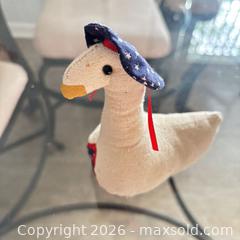 MaxSold Auction: Bouquet BE Patriotic Duck & Baby Duck Fabric Décor Set - Spencerport (New York, USA) SELLER MANAGED Downsizing Online Auction -  West Avenue