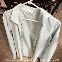 MaxSold Auction: Calvin Klein Slim Fit Long Sleeve Shirt Size 16 / 34-35 / L - Spencerport (New York, USA) SELLER MANAGED Downsizing Online Auction -  West Avenue