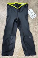 MaxSold Auction: Pearl Izumi 3/4 Tights / Capris XS Black & Lime - Spencerport (New York, USA) SELLER MANAGED Downsizing Online Auction -  West Avenue