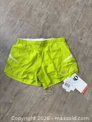 MaxSold Auction: Pearl Izumi Cycling Jersey XS Neon Yellow - Spencerport (New York, USA) SELLER MANAGED Downsizing Online Auction -  West Avenue