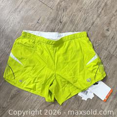 MaxSold Auction: Pearl Izumi Cycling Shorts XS Neon/Hi-Vis Yellow - Spencerport (New York, USA) SELLER MANAGED Downsizing Online Auction -  West Avenue
