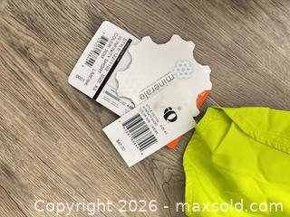 MaxSold Auction: Pearl Izumi Lime/Neon Yellow Running Shorts, XS - Spencerport (New York, USA) SELLER MANAGED Downsizing Online Auction -  West Avenue