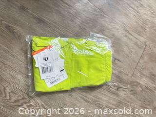MaxSold Auction: Pearl Izumi Neon Yellow Running Shorts Large - Spencerport (New York, USA) SELLER MANAGED Downsizing Online Auction -  West Avenue