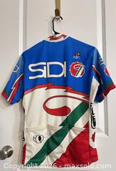 MaxSold Auction: Pearl Izumi Sidi Cycling Jersey, Medium, 100% Polyester - Spencerport (New York, USA) SELLER MANAGED Downsizing Online Auction -  West Avenue
