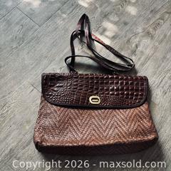 MaxSold Auction: Various Handbags - Spencerport (New York, USA) SELLER MANAGED Downsizing Online Auction -  West Avenue