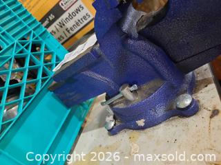 MaxSold Auction: Vice A - Greater Napanee (Ontario, Canada) SELLER MANAGED Moving Online Auction - County Road 9