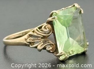 MaxSold Auction: 10K Gold Uranium Glass Size 5.5 - Esquimalt (British Columbia, Canada) PARTNER MANAGED Reseller Online Auction - Lampson Street