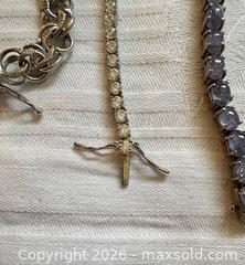 MaxSold Auction: Costume Jewelry: Chain Bracelets - Oakville (Ontario, Canada) PARTNER MANAGED Estate Sale Online Auction - Caulder Drive