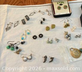MaxSold Auction: Earrings & Other Jewelry - Oakville (Ontario, Canada) PARTNER MANAGED Estate Sale Online Auction - Caulder Drive