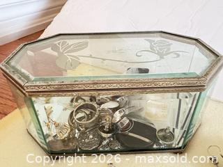 MaxSold Auction: Earrings, Rings, Trinket Box & Other Jewelry - Oakville (Ontario, Canada) PARTNER MANAGED Estate Sale Online Auction - Caulder Drive