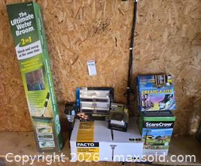 MaxSold Auction: Garden Lights, Water Broom & More - Oakville (Ontario, Canada) PARTNER MANAGED Estate Sale Online Auction - Caulder Drive