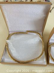 MaxSold Auction: Necklaces, Bracelets, Earrings - Oakville (Ontario, Canada) PARTNER MANAGED Estate Sale Online Auction - Caulder Drive