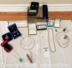 MaxSold Auction: Necklaces, Bracelets, Swarovski Earrings & Other Jewelry - Oakville (Ontario, Canada) PARTNER MANAGED Estate Sale Online Auction - Caulder Drive