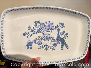 MaxSold Auction: Vintage Blue Glass Planters Peanut Jar & Ceramic Serving Platters - Oakville (Ontario, Canada) PARTNER MANAGED Estate Sale Online Auction - Caulder Drive