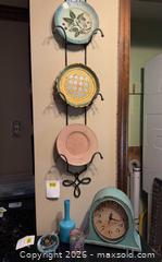 MaxSold Auction: Home decor & Murano glassware  - Hatboro (Pennsylvania, USA) PARTNER MANAGED Estate Sale Online Auction -  Exton Road