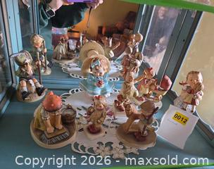 MaxSold Auction: Hummels - Hatboro (Pennsylvania, USA) PARTNER MANAGED Estate Sale Online Auction -  Exton Road