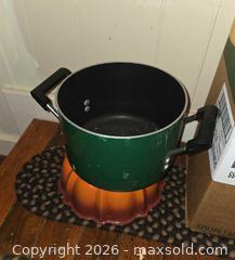 MaxSold Auction: Vintage cookware & tins - Hatboro (Pennsylvania, USA) PARTNER MANAGED Estate Sale Online Auction -  Exton Road