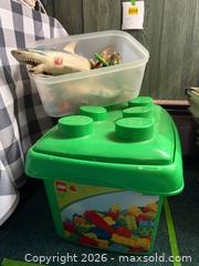 MaxSold Auction: Vintage Legos and toys - Hatboro (Pennsylvania, USA) PARTNER MANAGED Estate Sale Online Auction -  Exton Road