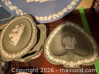 MaxSold Auction: Wedgwood & Lenox - Hatboro (Pennsylvania, USA) PARTNER MANAGED Estate Sale Online Auction -  Exton Road