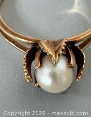 MaxSold Auction: 10K GOLD Cultured Pearl Ring-Marked  - Toronto (Ontario, Canada) SELLER MANAGED Reseller Online Auction - Chesswood Drive