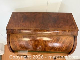 MaxSold Auction: Roll Top Desk - Toronto (Ontario, Canada) SELLER MANAGED Reseller Online Auction - Chesswood Drive