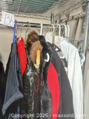 MaxSold Auction: Assorted Clothing Lot - Warwick (Rhode Island, USA) SELLER MANAGED Reseller Online Auction - Warwick Avenue