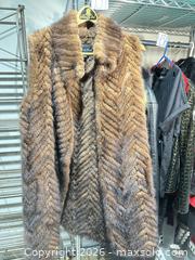 MaxSold Auction: Assorted Clothing Lot - Warwick (Rhode Island, USA) SELLER MANAGED Reseller Online Auction - Warwick Avenue