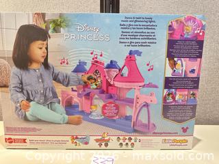 MaxSold Auction: Fisher-Price Little People Disney Princess Playset - Warwick (Rhode Island, USA) SELLER MANAGED Reseller Online Auction - Warwick Avenue