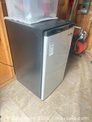 MaxSold Auction: Black & Decker Mini Bar Fridge 1.7–2.5 cu ft A - Lombardy (Ontario, Canada) Estate Sale Online Auction - Berry Park Lane