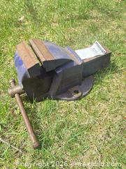 MaxSold Auction: Mastercraft 4 in Cast Iron Bench Vise A - Lombardy (Ontario, Canada) Estate Sale Online Auction - Berry Park Lane
