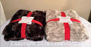 MaxSold Auction: Indigo Faux Fur Throw Blankets, 50 x 60 in, Set of 2 - Toronto (Ontario, Canada) SELLER MANAGED Moving Online Auction - Howard Park Avenue