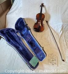 MaxSold Auction: Violin with Case, Bow & Accessories – Complete Starter Set - Toronto (Ontario, Canada) SELLER MANAGED Moving Online Auction - Howard Park Avenue