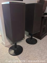 MaxSold Auction: KEF 304 Series II Bookshelf Speakers Pair (Type SP1148) C - Toronto (Ontario, Canada) Downsizing Online Auction - Bonacres Avenue