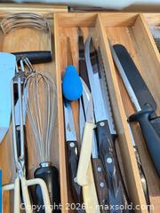 MaxSold Auction: Mixed Kitchen Cutlery & Utensils Lot — Cutlery, Honing Rod, Utensils B - Toronto (Ontario, Canada) Downsizing Online Auction - Bonacres Avenue