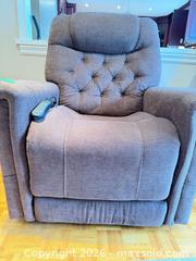 MaxSold Auction: VivaLift Power Lift Recliner D - Toronto (Ontario, Canada) Downsizing Online Auction - Bonacres Avenue