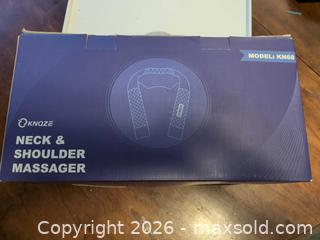 MaxSold Auction: KNOZE KN68 Neck & Shoulder Massager - Black - Vancouver (British Columbia, Canada) SELLER MANAGED Downsizing Online Auction - Shaughnessy Street