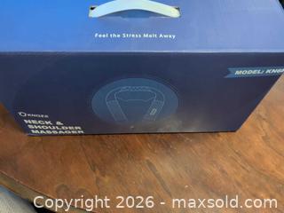 MaxSold Auction: KNOZE KN68 Neck & Shoulder Massager - Black - Vancouver (British Columbia, Canada) SELLER MANAGED Downsizing Online Auction - Shaughnessy Street