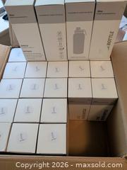 MaxSold Auction: LOT OF 25 UNITS 32 oz White 304 Stainless Steel Water Bottle HD-15-N017 - Vancouver (British Columbia, Canada) SELLER MANAGED Downsizing Online Auction - Shaughnessy Street
