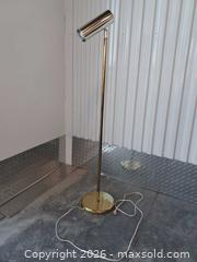 MaxSold Auction: Mid-Century Brass Metal Floor Lamp with Adjustable Swivel Head - Surrey (British Columbia, Canada) SELLER MANAGED Reseller Online Auction - King George Boulevard (STORAGE)