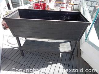 MaxSold Auction: Raised patio planter - Victoria (British Columbia, Canada) SELLER MANAGED Downsizing Online Auction - Wharf Street (CONDO)